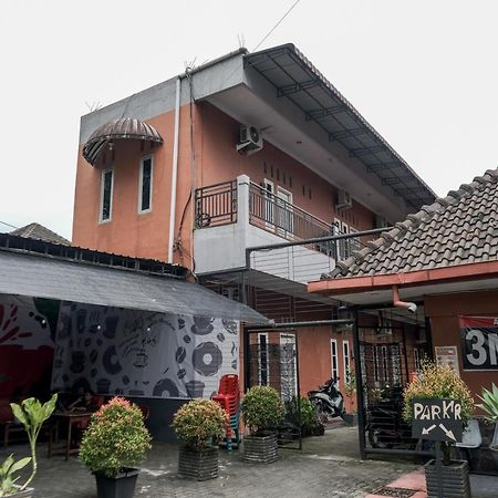 Djaboerigin Mongonsidi Guest House Redpartner メダン エクステリア 写真